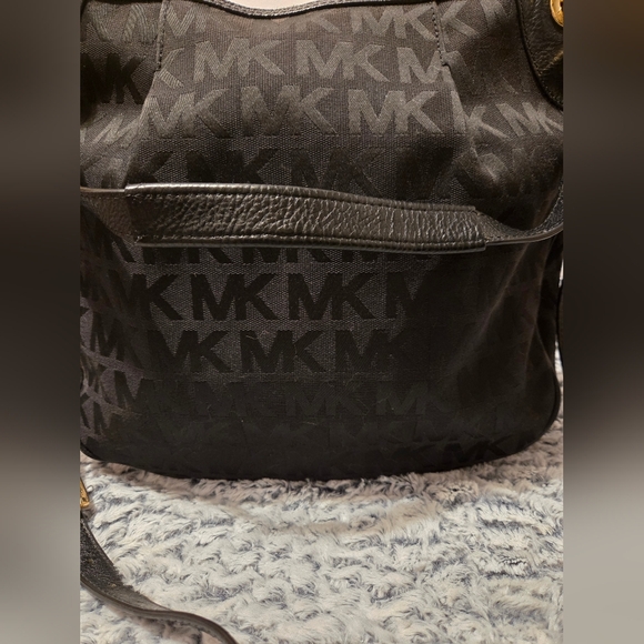 Michael Kors Black Shoulder Bag - Picture 2 of 9